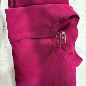 Figs Magenta Scrub Top & bottom
